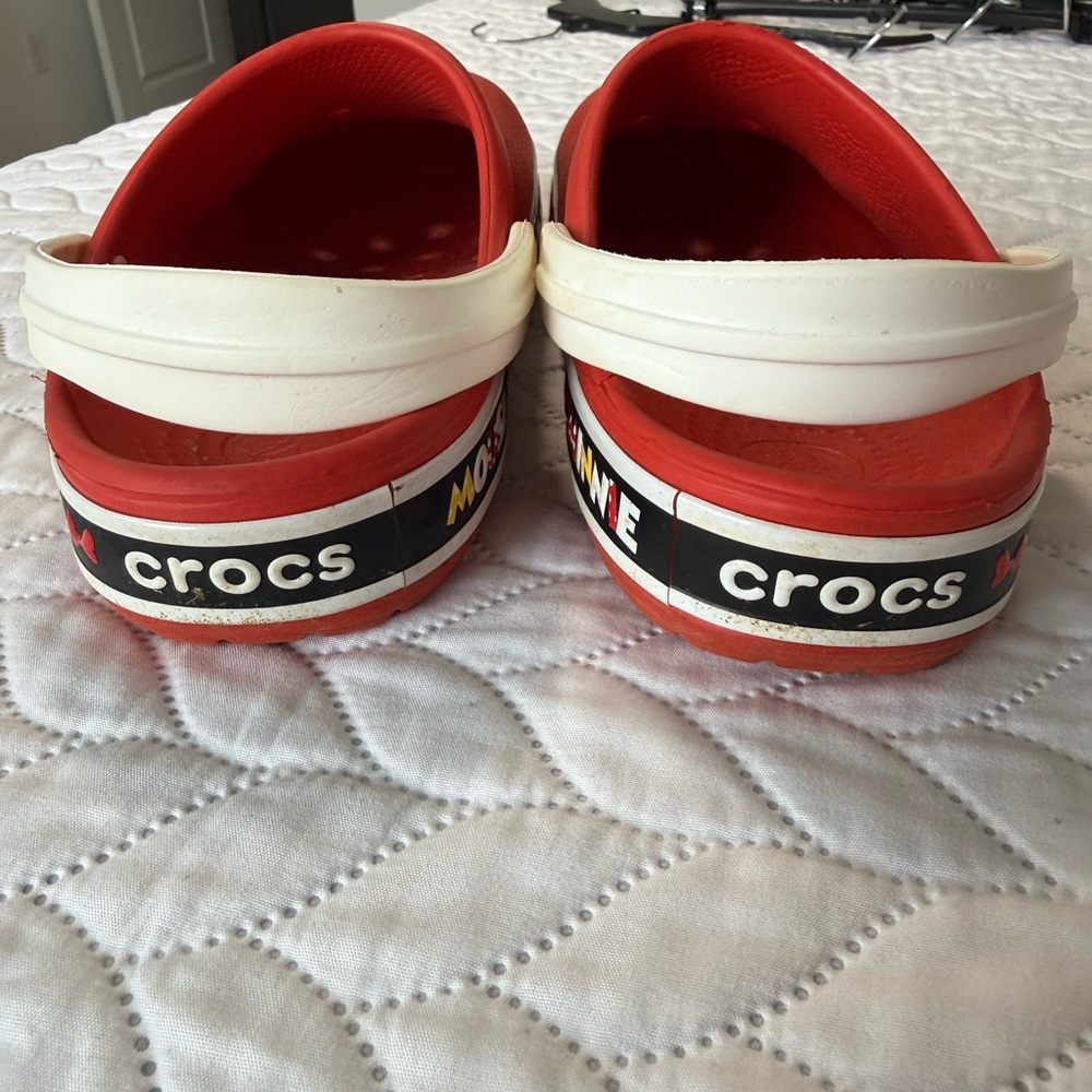 Minnie Mouse Red Croc Sandals with White Strap - Picture 3 of 4